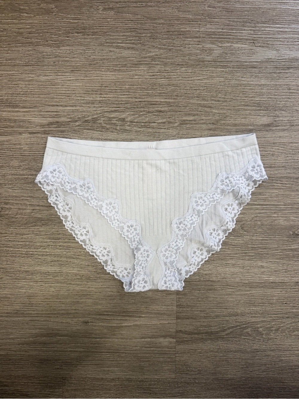 Victoria’s Secret Women's Ribbed Lace Bikini Briefs NWT